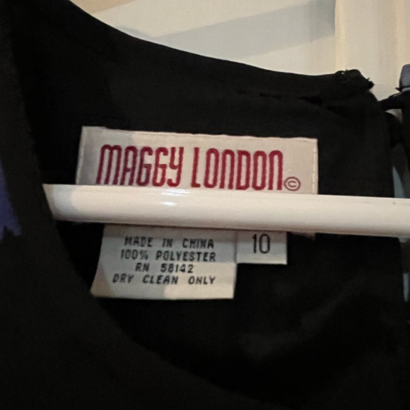 Maggie London Petites size 10 black floral dress - Picture 2 of 4